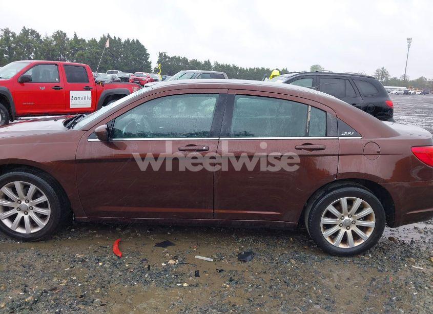 Photo 14 of 2013 Chrysler 200 TOURING (VIN 1C3CCBBG1DN569415)