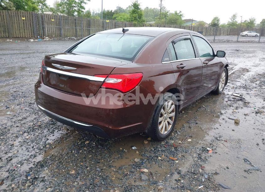 Photo 4 of 2013 Chrysler 200 TOURING (VIN 1C3CCBBG1DN569415)