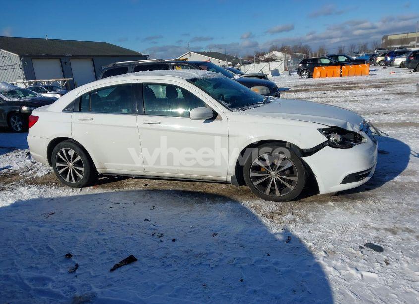 Photo 13 of 2013 Chrysler 200 TOURING (VIN 1C3CCBBG1DN711259)