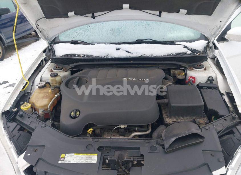 Photo 10 of 2013 Chrysler 200 TOURING (VIN 1C3CCBBG2DN583064)