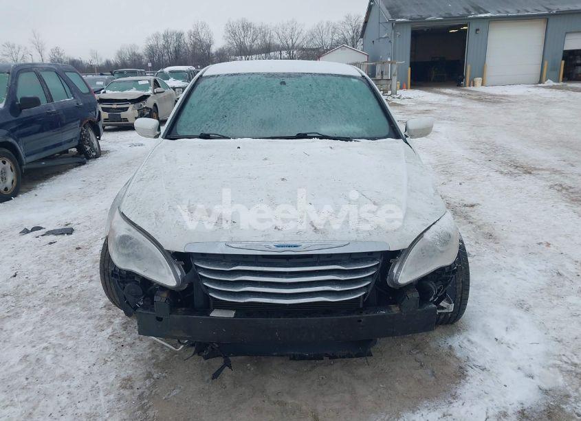 Photo 13 of 2013 Chrysler 200 TOURING (VIN 1C3CCBBG2DN583064)