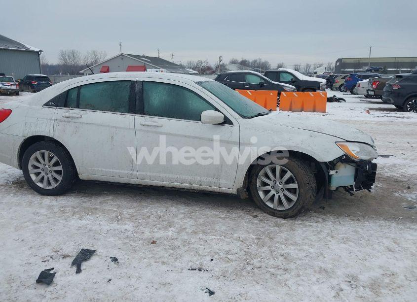 Photo 14 of 2013 Chrysler 200 TOURING (VIN 1C3CCBBG2DN583064)