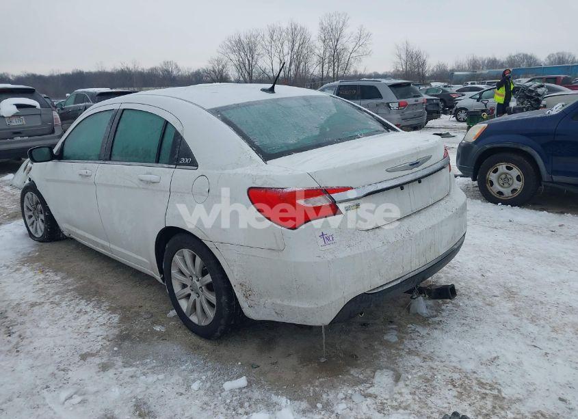 Photo 3 of 2013 Chrysler 200 TOURING (VIN 1C3CCBBG2DN583064)