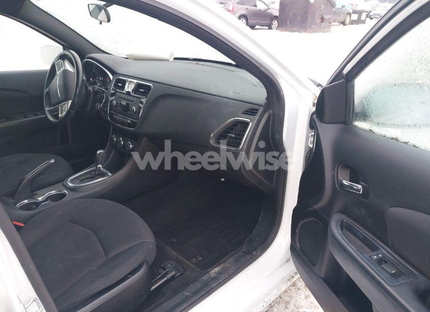 Photo 5 of 2013 Chrysler 200 TOURING (VIN 1C3CCBBG2DN583064)