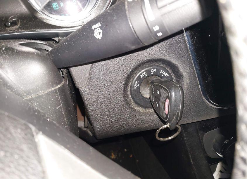 Photo 11 of 2013 Chrysler 200 TOURING (VIN 1C3CCBBG2DN703588)