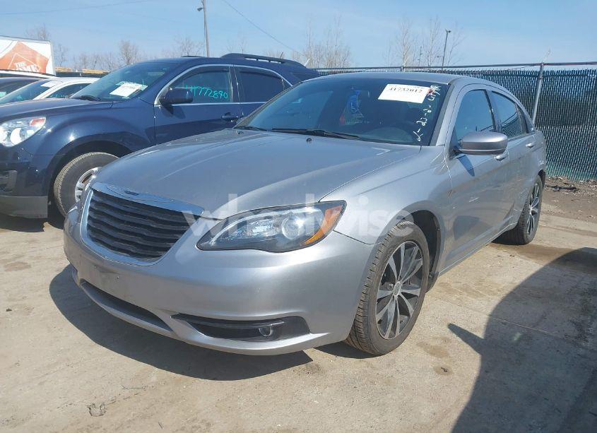 Photo 2 of 2013 Chrysler 200 TOURING (VIN 1C3CCBBG2DN717832)