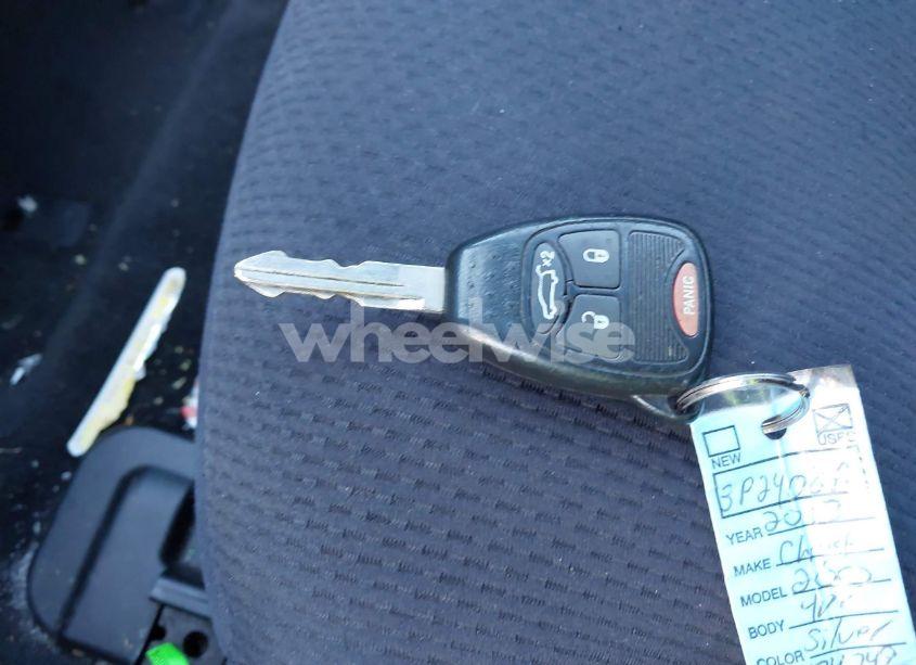 Photo 11 of 2013 Chrysler 200 TOURING (VIN 1C3CCBBG2DN747493)