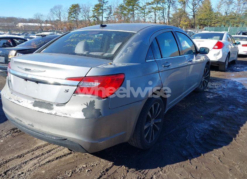 Photo 4 of 2013 Chrysler 200 TOURING (VIN 1C3CCBBG2DN747493)