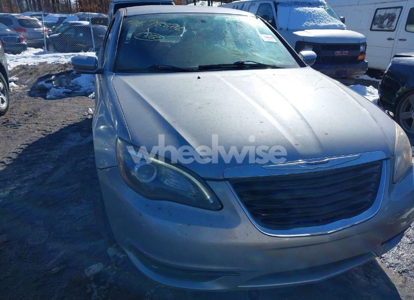 Photo 6 of 2013 Chrysler 200 TOURING (VIN 1C3CCBBG2DN747493)