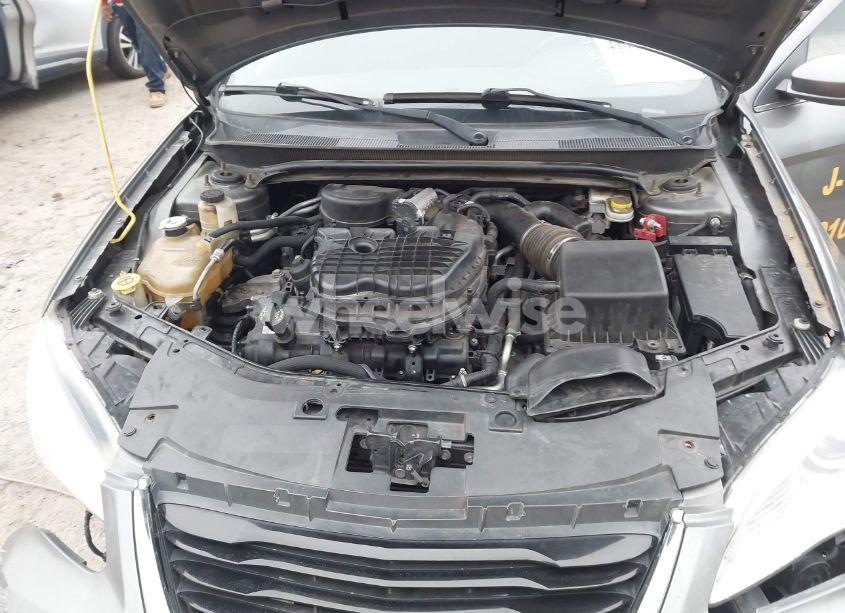 Photo 10 of 2013 Chrysler 200 TOURING (VIN 1C3CCBBG3DN703826)