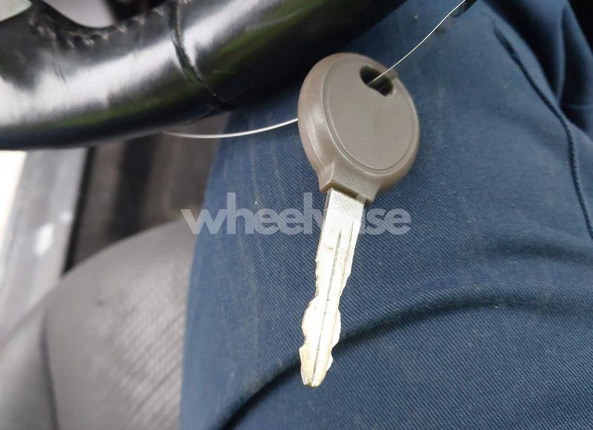 Photo 11 of 2013 Chrysler 200 TOURING (VIN 1C3CCBBG3DN703826)