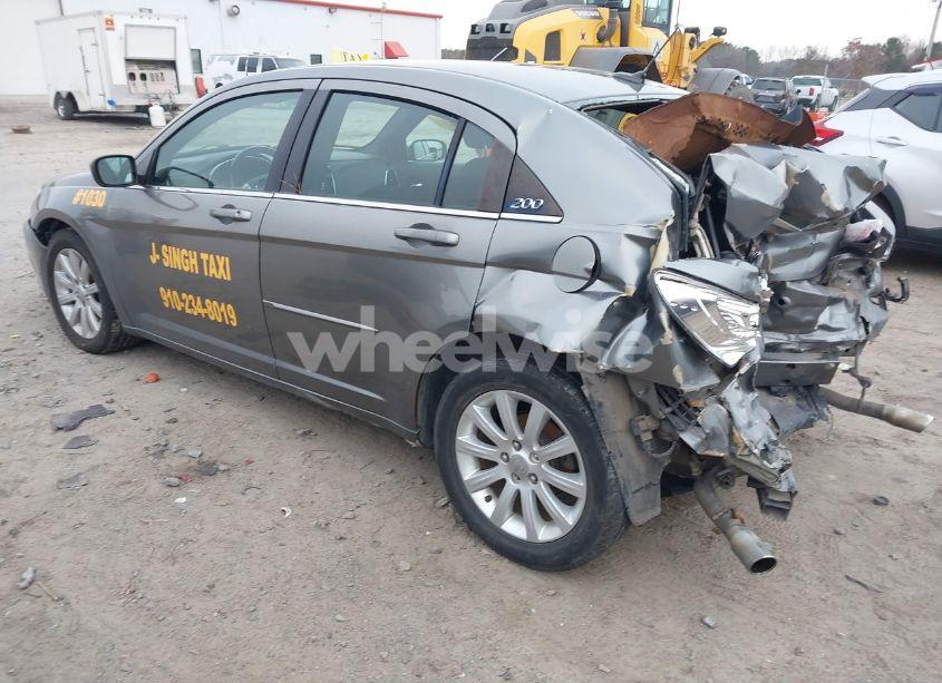 Photo 3 of 2013 Chrysler 200 TOURING (VIN 1C3CCBBG3DN703826)