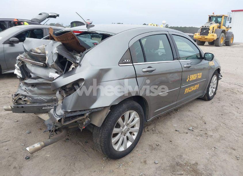 Photo 4 of 2013 Chrysler 200 TOURING (VIN 1C3CCBBG3DN703826)