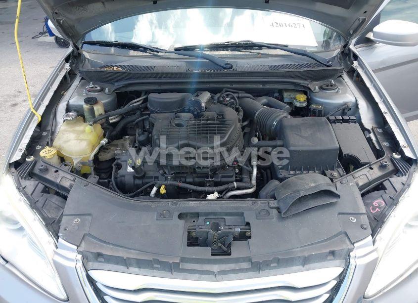 Photo 10 of 2014 Chrysler 200 TOURING (VIN 1C3CCBBG3EN115295)