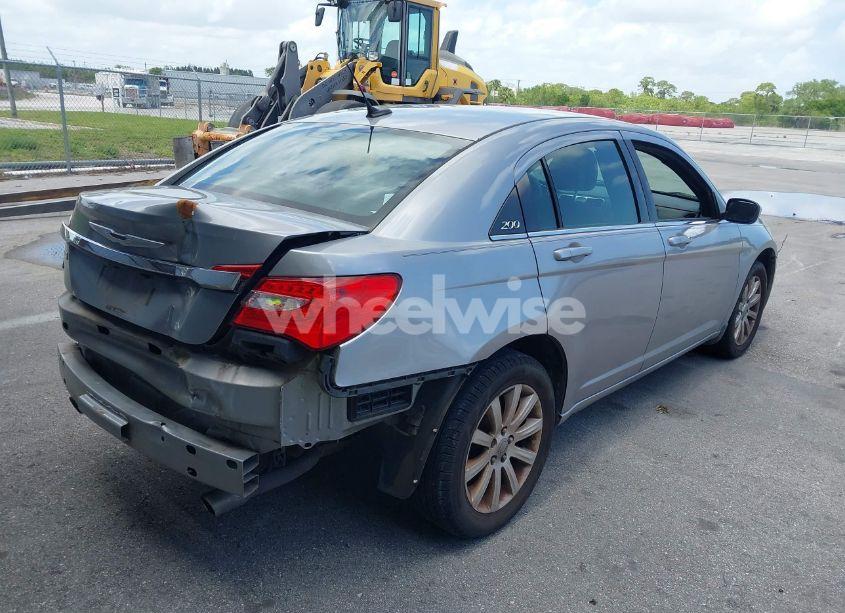 Photo 4 of 2014 Chrysler 200 TOURING (VIN 1C3CCBBG3EN115295)