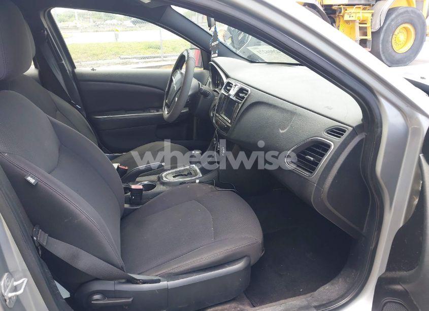 Photo 5 of 2014 Chrysler 200 TOURING (VIN 1C3CCBBG3EN115295)