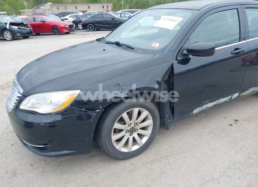 Photo 6 of 2012 Chrysler 200 TOURING (VIN 1C3CCBBG4CN150165)