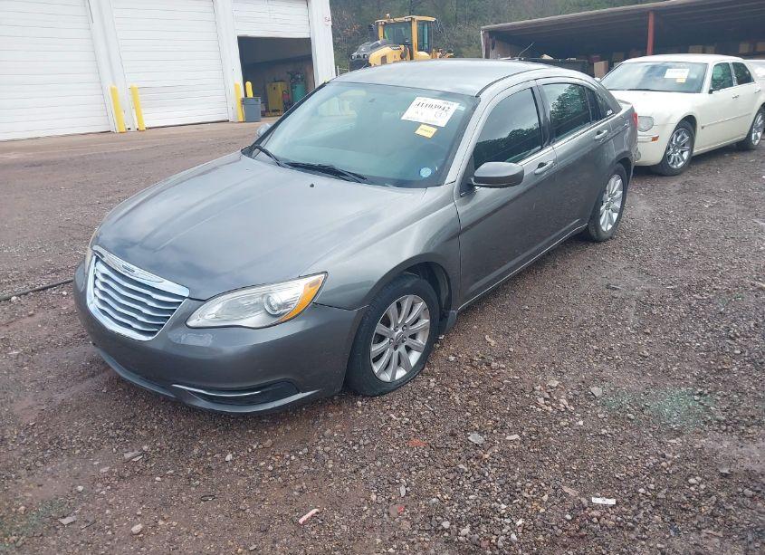 Photo 2 of 2013 Chrysler 200 TOURING (VIN 1C3CCBBG4DN514781)