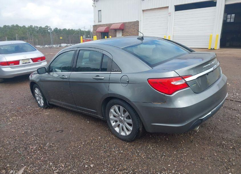 Photo 3 of 2013 Chrysler 200 TOURING (VIN 1C3CCBBG4DN514781)