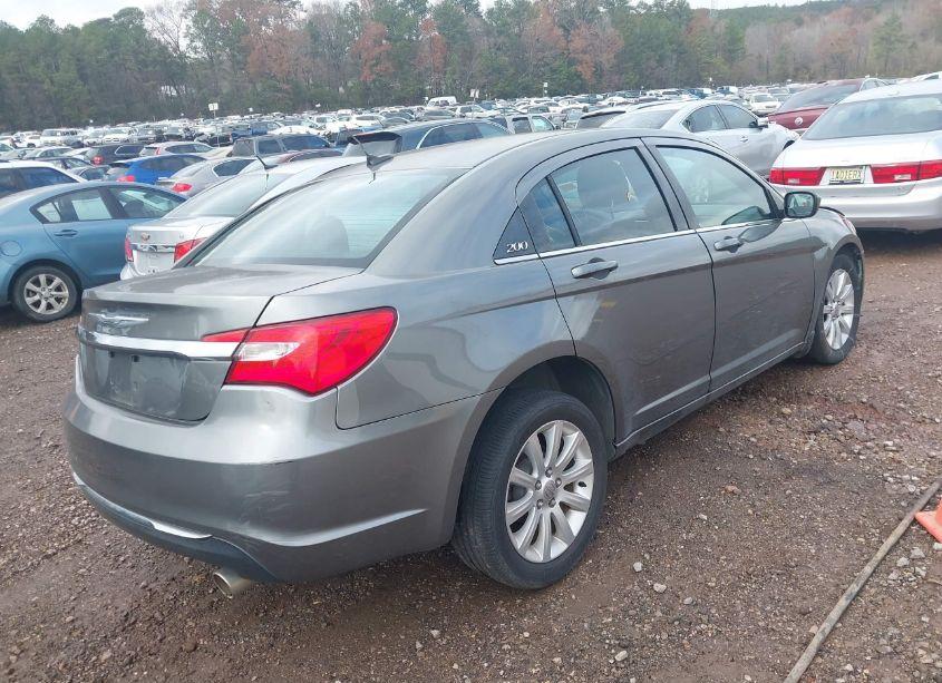 Photo 4 of 2013 Chrysler 200 TOURING (VIN 1C3CCBBG4DN514781)