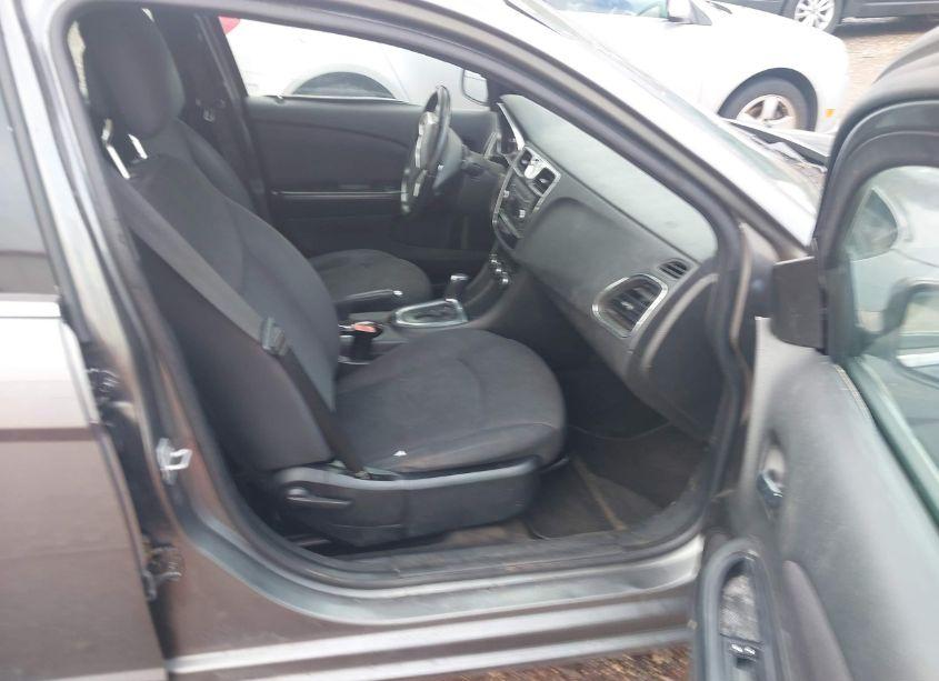 Photo 5 of 2013 Chrysler 200 TOURING (VIN 1C3CCBBG4DN514781)