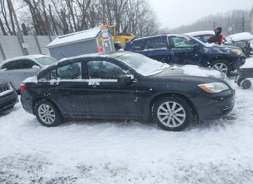 Photo 13 of 2013 Chrysler 200 TOURING (VIN 1C3CCBBG4DN533699)