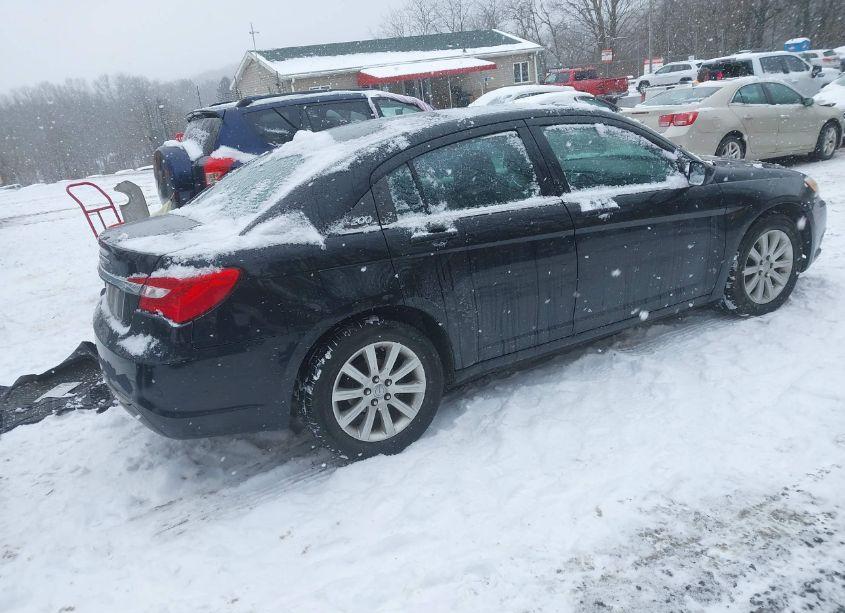 Photo 4 of 2013 Chrysler 200 TOURING (VIN 1C3CCBBG4DN533699)