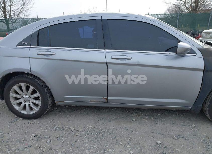 Photo 12 of 2013 Chrysler 200 TOURING (VIN 1C3CCBBG4DN569098)