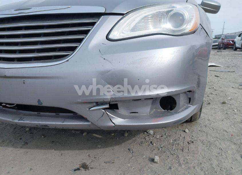 Photo 14 of 2013 Chrysler 200 TOURING (VIN 1C3CCBBG4DN569098)