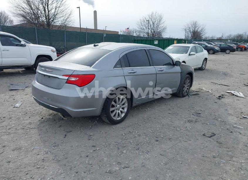 Photo 4 of 2013 Chrysler 200 TOURING (VIN 1C3CCBBG4DN569098)