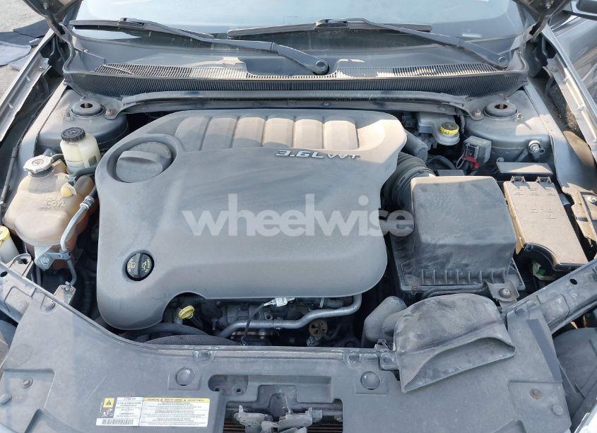 Photo 10 of 2013 Chrysler 200 TOURING (VIN 1C3CCBBG4DN659691)