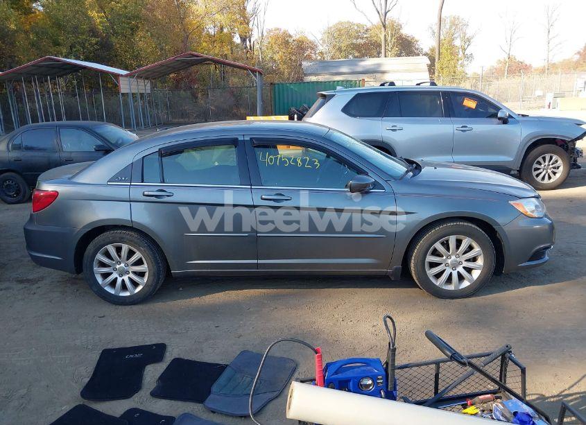 Photo 13 of 2013 Chrysler 200 TOURING (VIN 1C3CCBBG4DN659691)