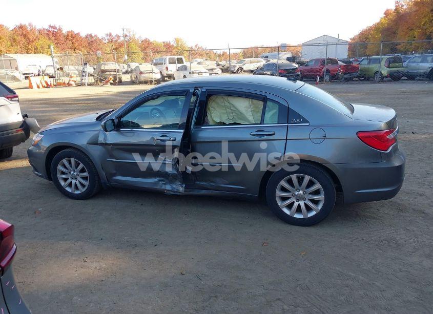 Photo 14 of 2013 Chrysler 200 TOURING (VIN 1C3CCBBG4DN659691)