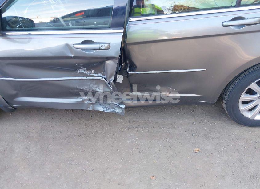 Photo 6 of 2013 Chrysler 200 TOURING (VIN 1C3CCBBG4DN659691)