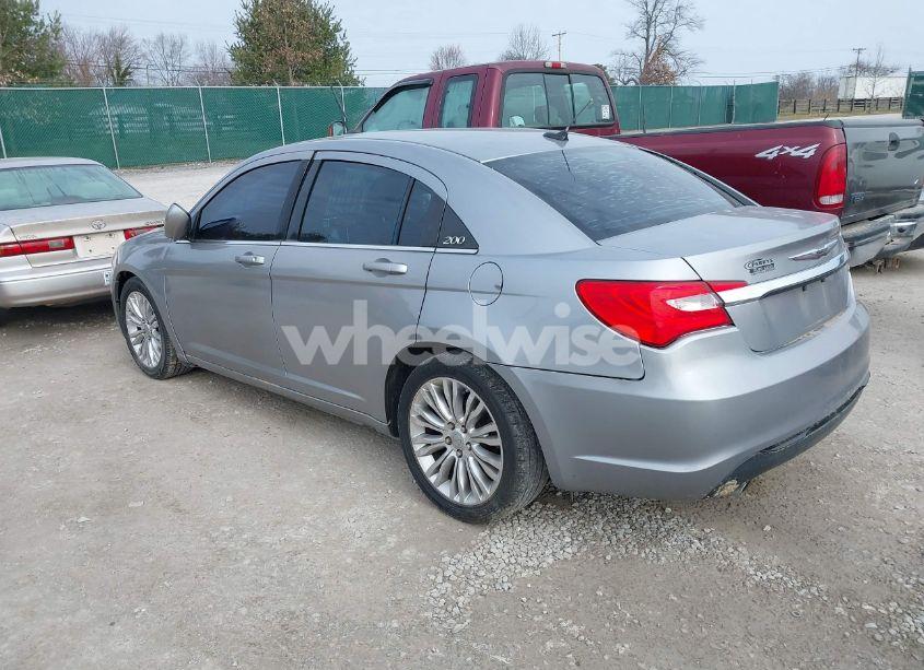 Photo 3 of 2014 Chrysler 200 TOURING (VIN 1C3CCBBG4EN179765)