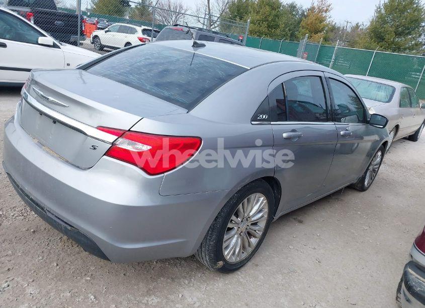 Photo 4 of 2014 Chrysler 200 TOURING (VIN 1C3CCBBG4EN179765)