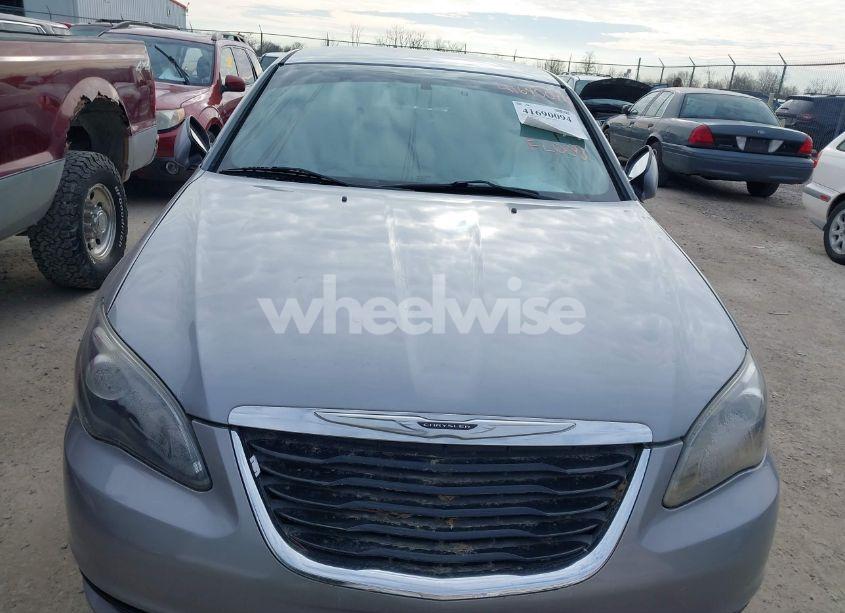 Photo 6 of 2014 Chrysler 200 TOURING (VIN 1C3CCBBG4EN179765)