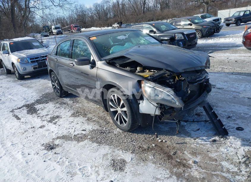 2014 Chrysler 200 (VIN 1C3CCBBG4EN193259) main photo