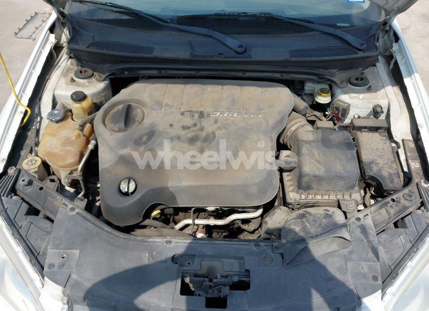 Photo 10 of 2013 Chrysler 200 TOURING (VIN 1C3CCBBG5DN559857)