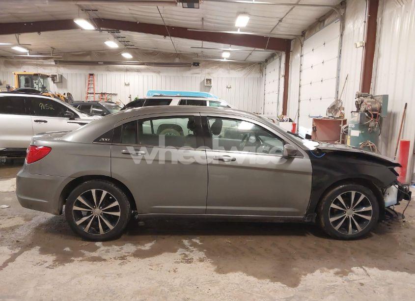 Photo 13 of 2013 Chrysler 200 TOURING (VIN 1C3CCBBG5DN723253)