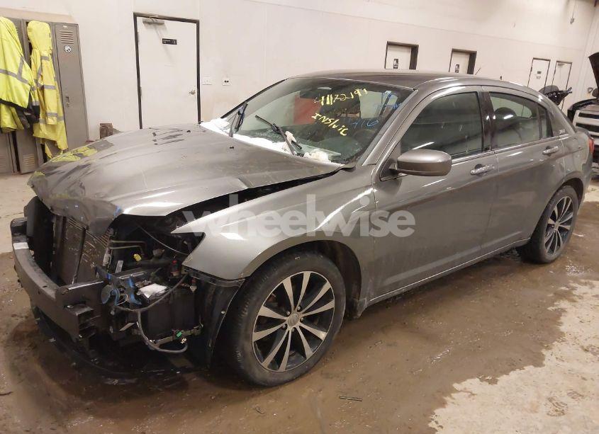 Photo 2 of 2013 Chrysler 200 TOURING (VIN 1C3CCBBG5DN723253)