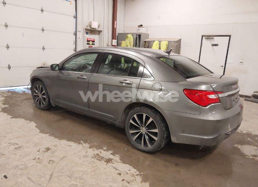 Photo 3 of 2013 Chrysler 200 TOURING (VIN 1C3CCBBG5DN723253)