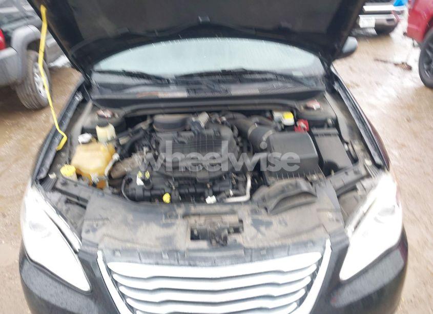 Photo 10 of 2014 Chrysler 200 TOURING (VIN 1C3CCBBG5EN106095)