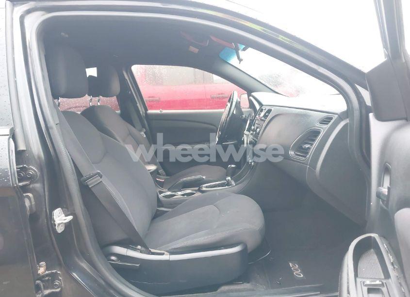 Photo 5 of 2014 Chrysler 200 TOURING (VIN 1C3CCBBG5EN106095)