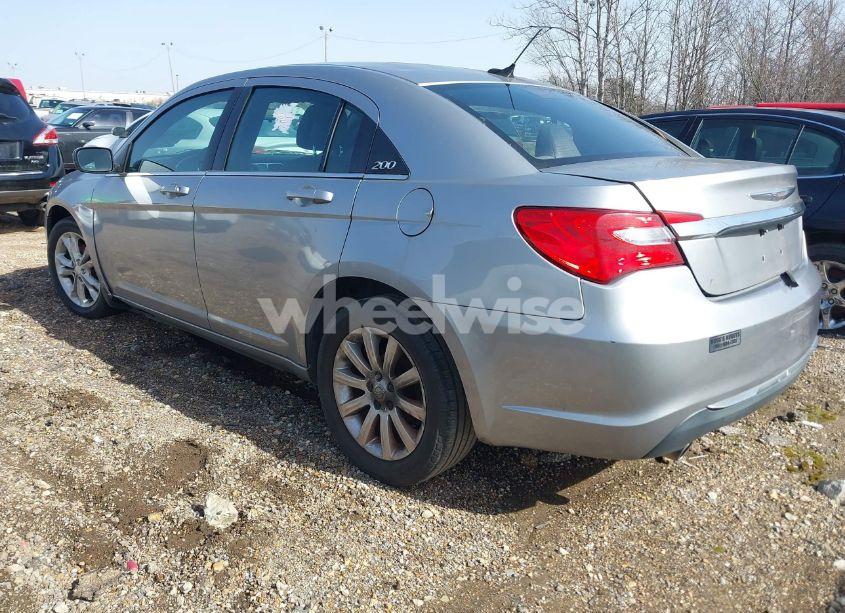 Photo 3 of 2014 Chrysler 200 TOURING (VIN 1C3CCBBG5EN114925)