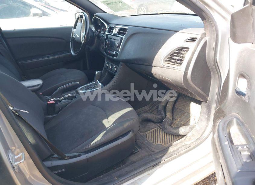 Photo 5 of 2014 Chrysler 200 TOURING (VIN 1C3CCBBG5EN114925)