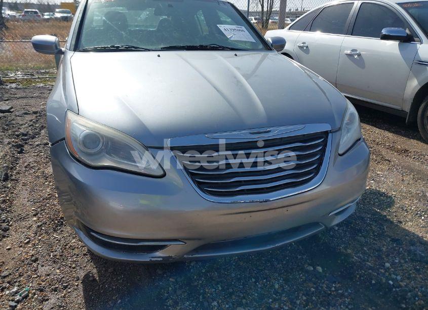 Photo 6 of 2014 Chrysler 200 TOURING (VIN 1C3CCBBG5EN114925)