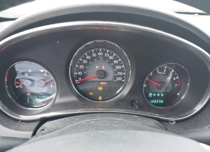 Photo 7 of 2014 Chrysler 200 TOURING (VIN 1C3CCBBG5EN118425)