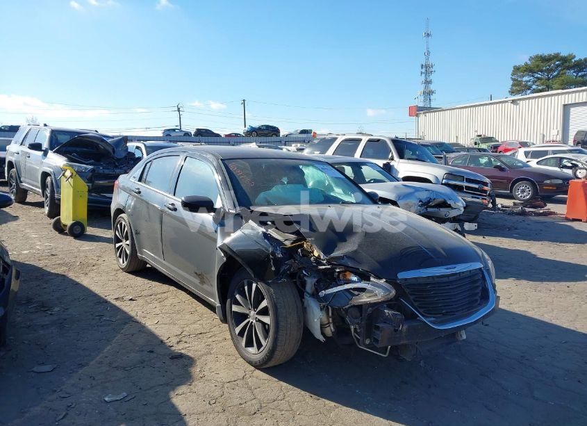 2014 Chrysler 200 TOURING (VIN 1C3CCBBG5EN132079) main photo