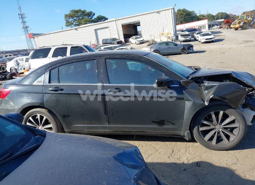 Photo 13 of 2014 Chrysler 200 TOURING (VIN 1C3CCBBG5EN132079)